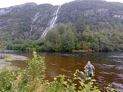 Eg pr�var lykka p� utl�pet av Storeh�len i Svardalen