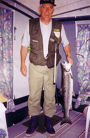 Pappa 15.juni 1997 med opningslaks i Bondalen